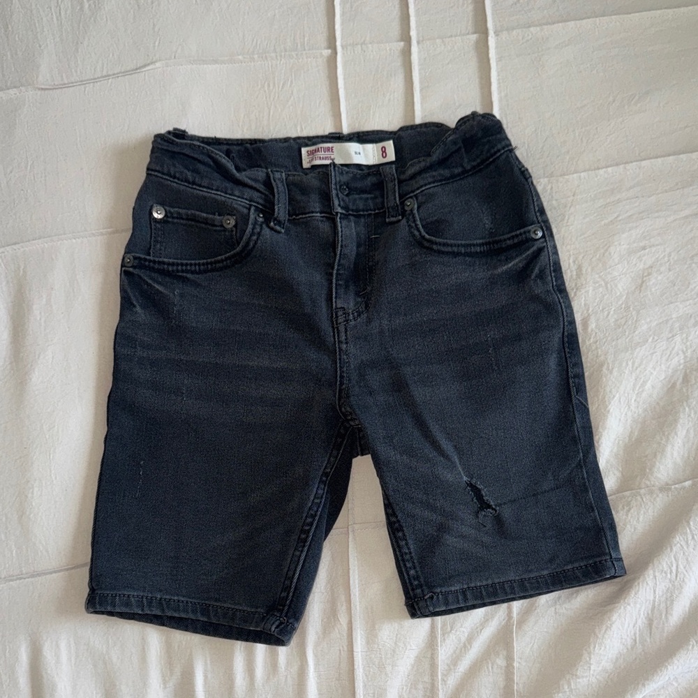 BOYS LEVI 8 SLIM black distressed shorts